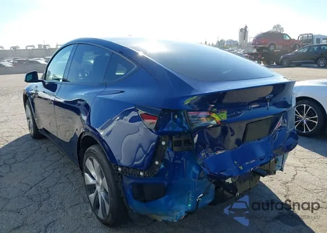 2024 Tesla Model Y Long Range Dual Motor All-Wheel Drive из США, поврежденный, VIN 7SAYGAEE8RF009832